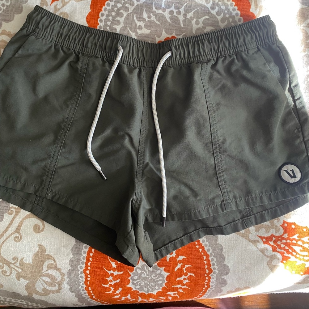 Vuori sunwashed shorts